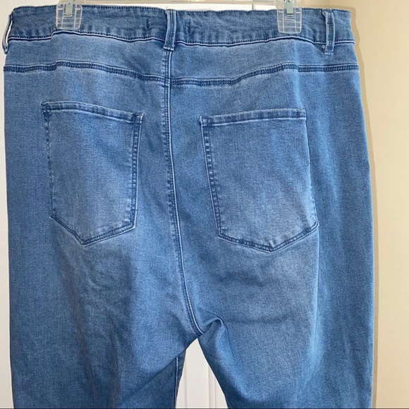 F21+ Skinny Jeans - Picture 3 of 4